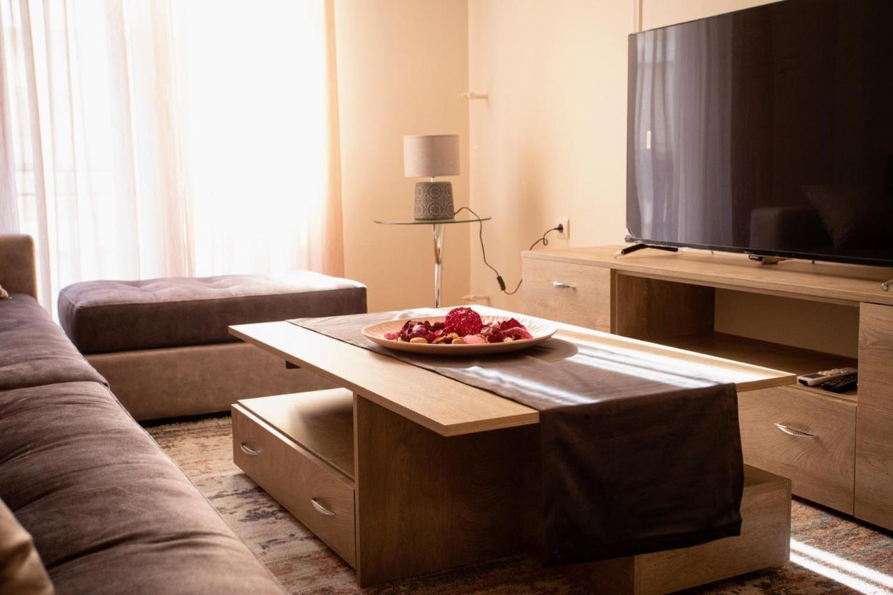 Efis Apartment Down Town Perfect Location نافبكْتوس المظهر الخارجي الصورة